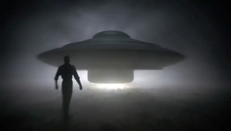 Uzaylıların Varoluşu Artık Tehlike Mi? UFO Uzmanı Çarpıcı Açıklamalarda Bulundu