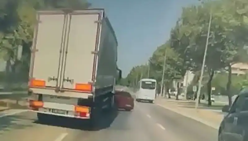 Bursa'da Görülen Kör Nokta Kazası: Nedenleri ve Önlemleri