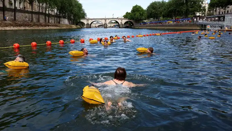 İnkilap 1923: Paris'te Seine Nehri Halkın Emrine Sunuldu!