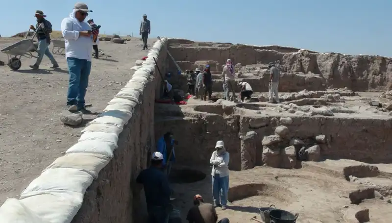 Kilis Oylum Höyük'te Yaz Sıcağına Rağmen Kazı Çalışmaları Devam Ediyor