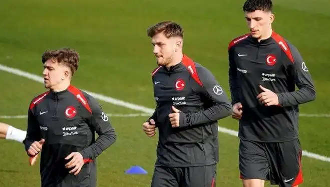 Fenerbahçe'nin Yıldızı, Galatasaray ile Büyük Sürpriz Yaşatıyor!