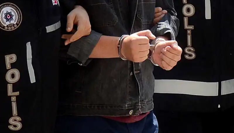 Kayseri'de Yasa Dışı Silah Ticareti Operasyonu: İki Zanlıda Ele Geçirilen Malzemeler