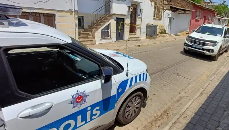 Evdeki Tuhaf Kokunun Ardındaki Korkunç Gerçek: Üç Gündür Ölüydü!