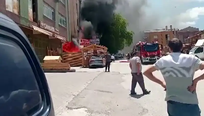 Ankara'da Yangın Dramı: İş Yerleri Alev Alev Yandı!