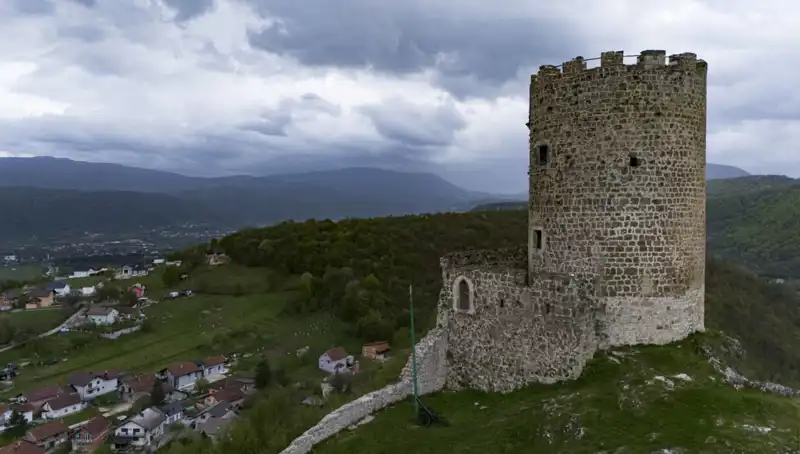 Sokolac Kalesi: Bosna Hersek’in Tarihinde Zamana Direnen İhtişam