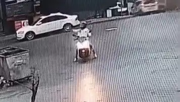 İstanbul'daki AVM'de Gerilim Dolu Anlar: Silahlı Saldırıya Tepkiler Büyüyor