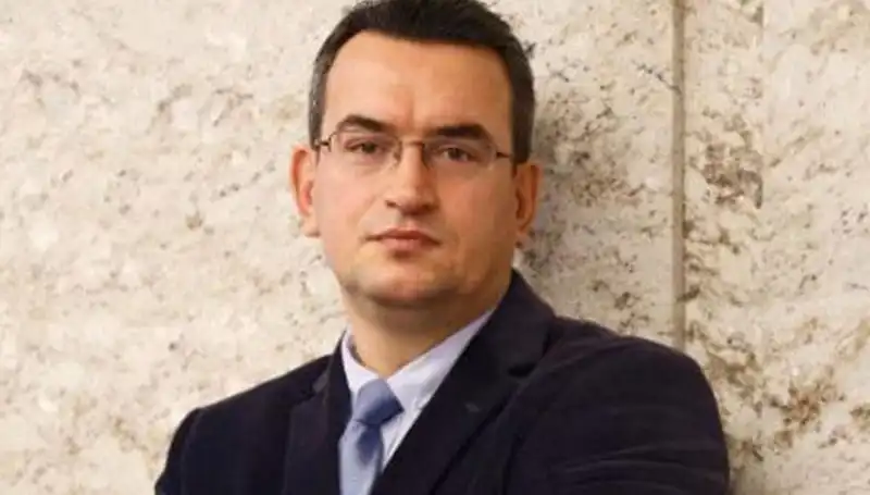 Metin Gürcan: DEVA Partisi'nin Dinamik Kurucu Üyesi Kimdir?