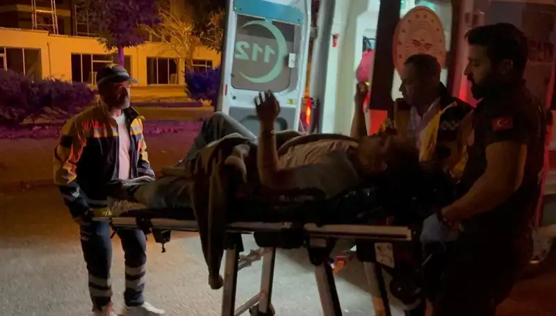 Polisten Kaçmayı Deneyen Genç Otomobilde Ölümden Döndü