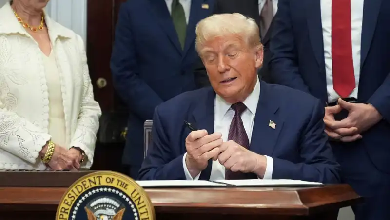 Trump Beyaz Saray’ın Yenilenmesi İçin 200 Milyon Dolarlık Lüks Yatırım Yapacak