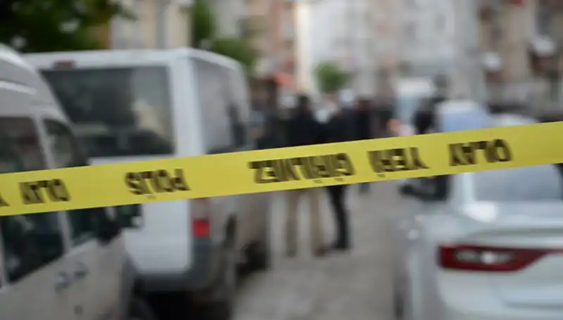 Kavga Sırasında Bıçaklı ve Satırlı Saldırı: 1 Kişi Hayatını Kaybetti