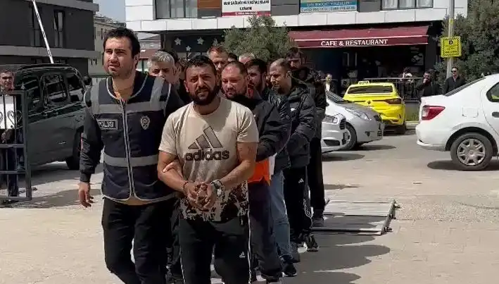Edirne'de Gerçekleşen Eş Zamanlı Operasyonla Yedi Firari Yakalandı