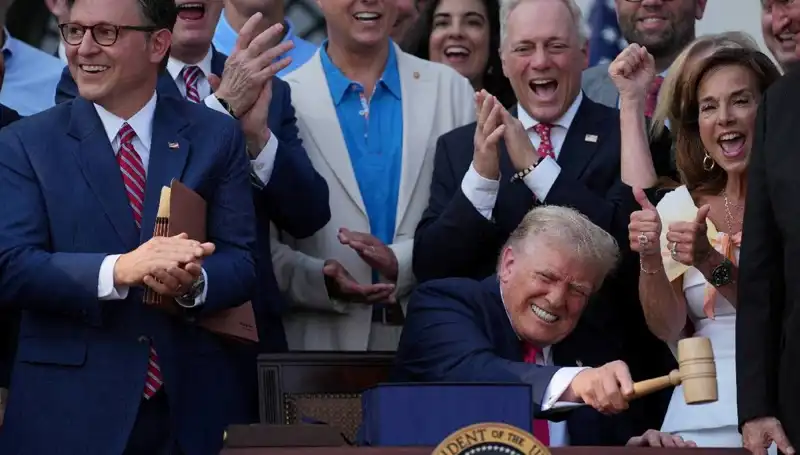 Trump'ın İmzaya Açtığı "Büyük, Güzel Yasa Tasarısı": Neler Bekleniyor?