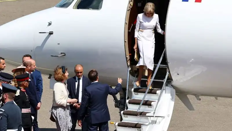 Macron Çiftinde Kriz: Eşinin Dikkatsiz Davranışı Tartışma Yarattı