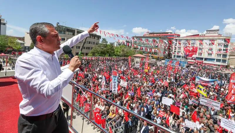 Özgür Özel'den Önemli Açıklama: Örgütün Silah Bırakması Destekleniyor