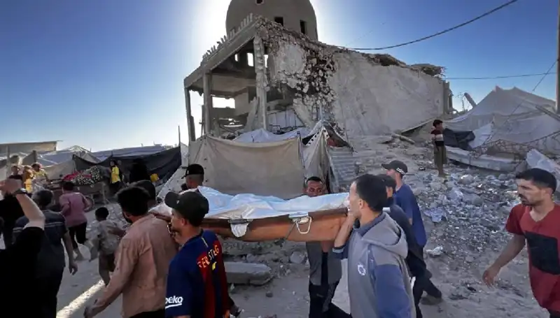 9 Çocuğunu Kaybeden Baba Üzüntüsüne Yenik Düştü: İsrail'in Saldırısındaki Acı Kaybı