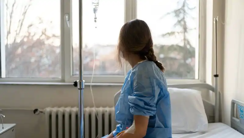 27 Yaşındaki Kadının Kanser Teşhisi: Doktorlar "Ciddi Değil" Demişti!