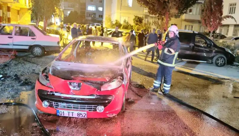 Genç Kızın İsyanı: Annesinin Arabasını Yakarken Psikolojik Durumu Ekranlarda