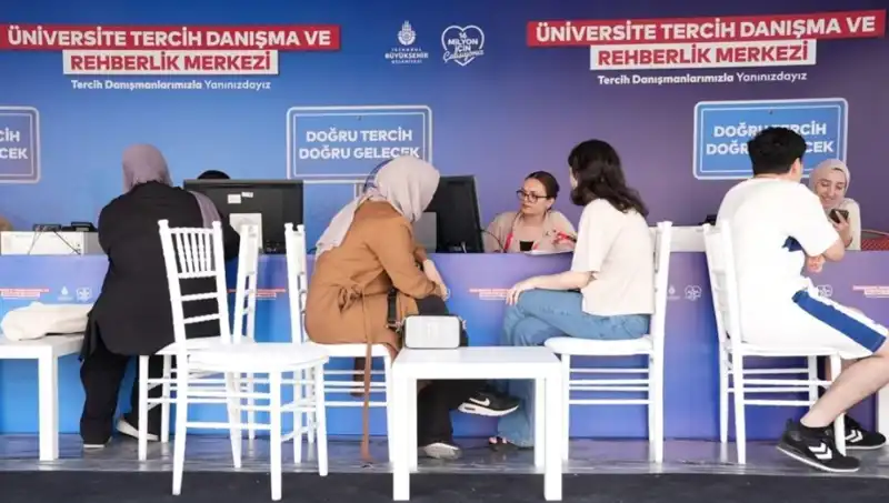 İstanbul'da Yeni Eğitim Destek Hizmeti: "İBB Tercih Danışma ve Rehberlik Merkezi" Açıldı