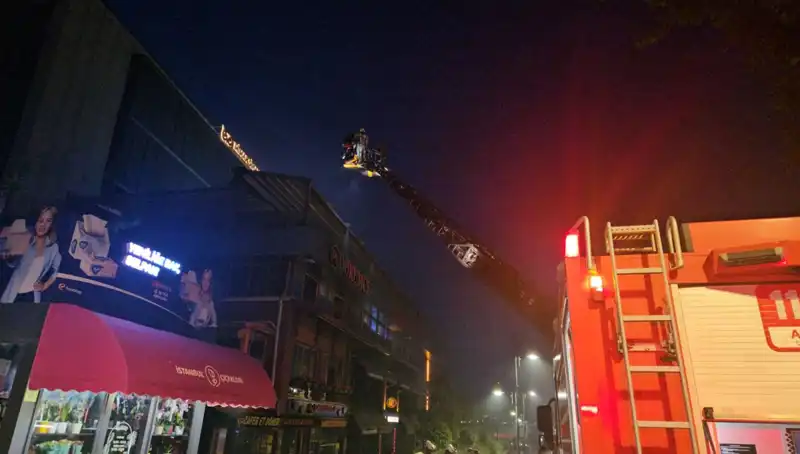 Beşiktaş'taki 3 Katlı Restoranda Korkutan Yangın: Detaylar Ortaya Çıktı